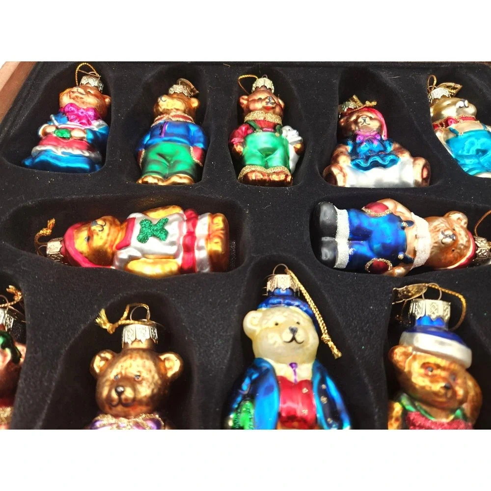 THOMAS PACCONI 2002 CLASSICS BLOWN GLASS ORNAMENTS SET OF 12 ~ MINT IN BOX